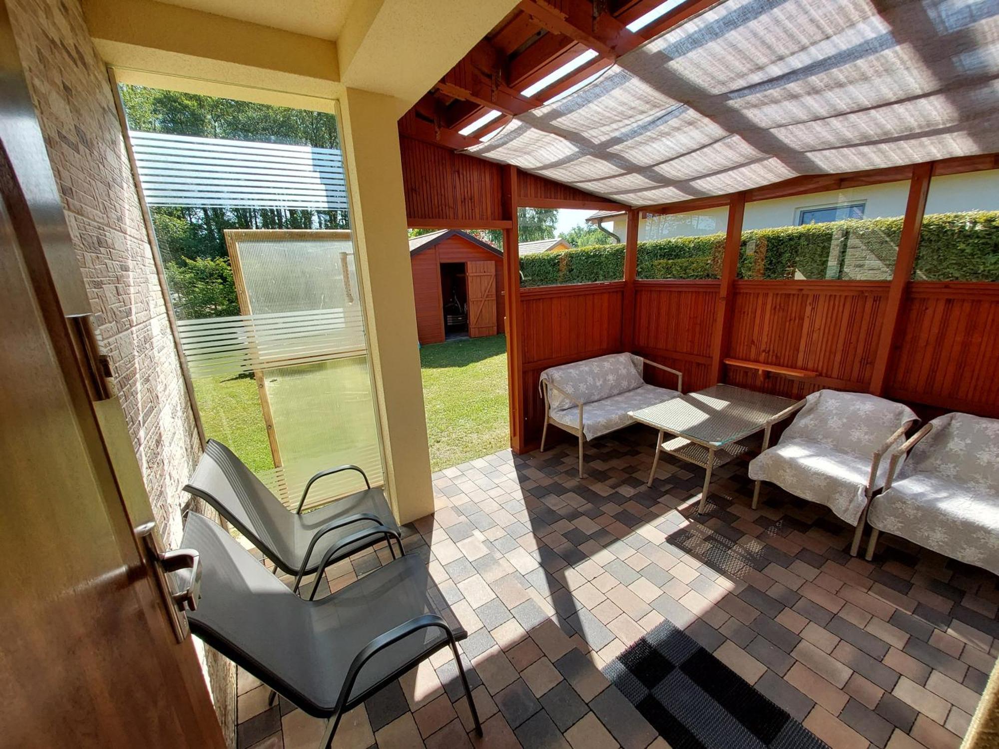 Rozany Na Wiejskiej Holiday home *